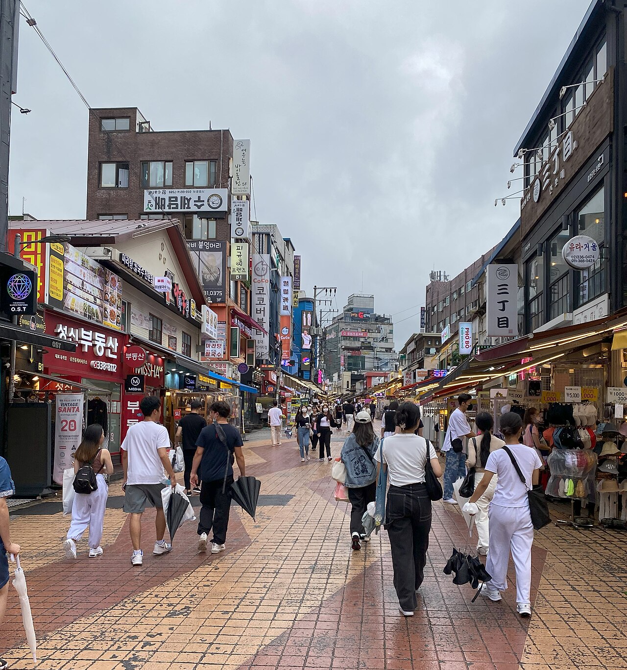 弘大商圈·街头演出 参考图 1